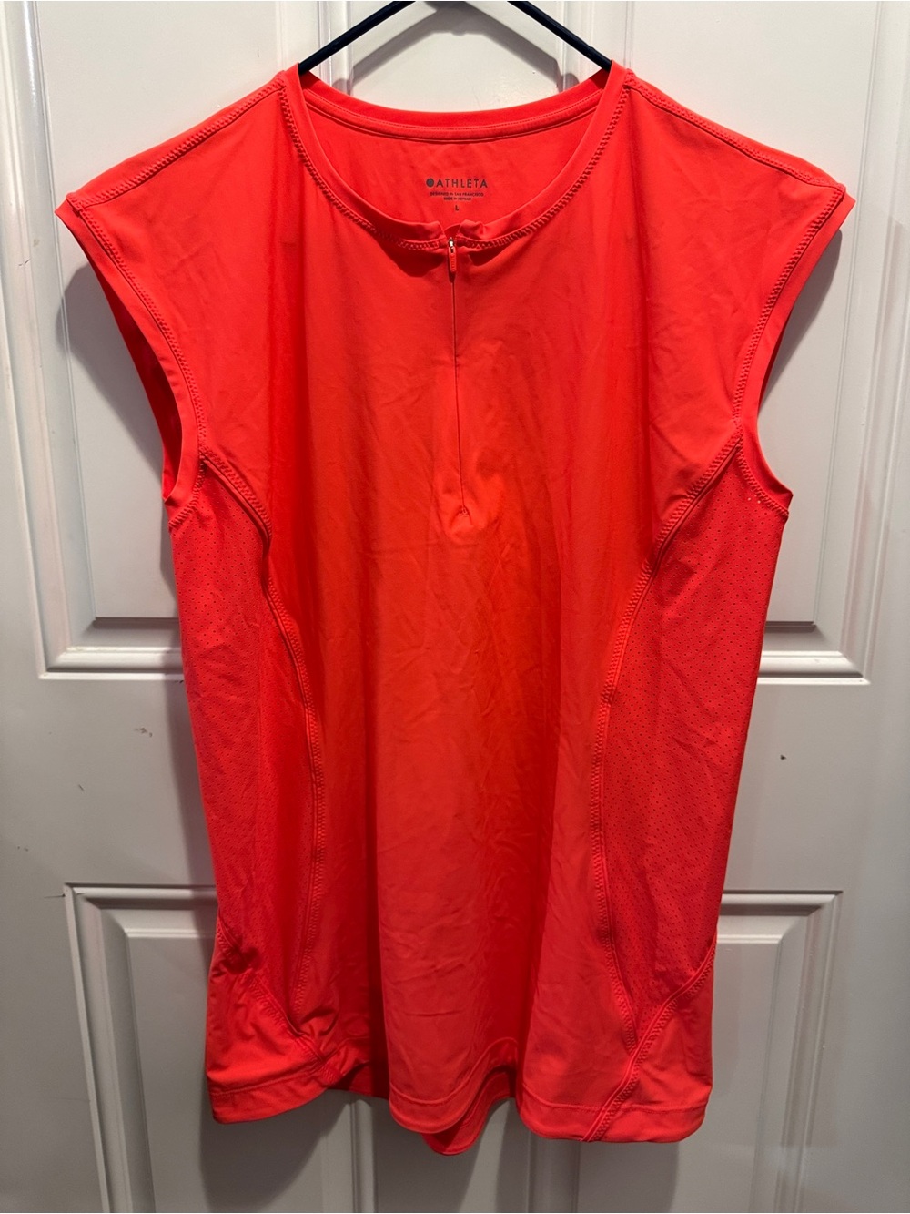 Athleta Pacifica Fitted Muscle Tank Top Bright Coral Quarter-Zip Perforated